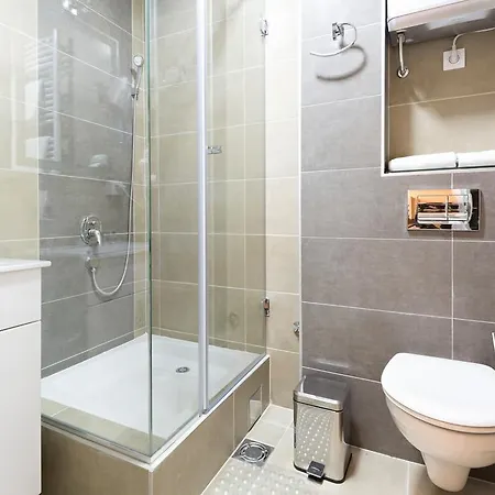 Hotel Hotel Avalon Garni 4*