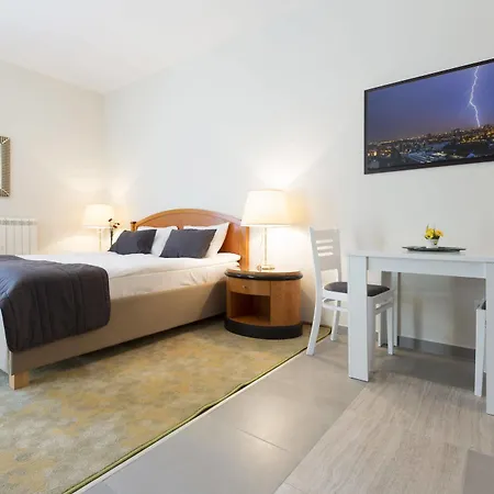 Hotel Hotel Avalon Garni 4*