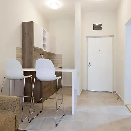 Hotel Avalon Garni Hotel 4*