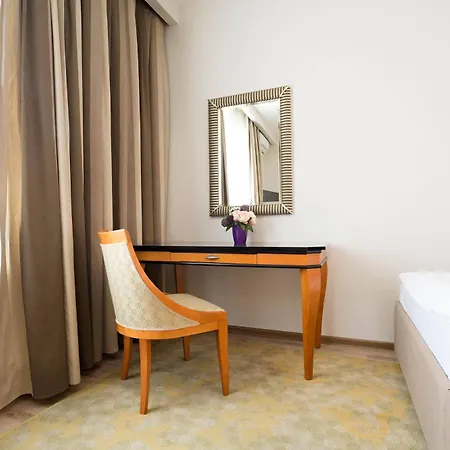 Avalon Garni 4* Βελιγράδι